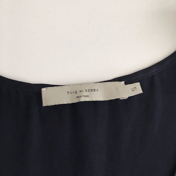7115 by Szeki Signature Sandwashed Silk Tank in Navy - Picture 11 of 12